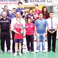 Masa Tenisinde Elif ve Vehbi �ampiyon 