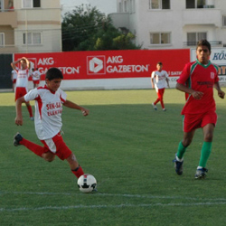K. Kaymakl� ile B�Y Di�er Yar� Finalistler 