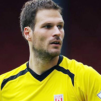Chelsea Bosnal kalecinin peinde 