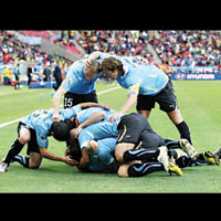 Suarez ile Gyan kap��mas� 