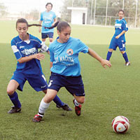 Bayanlar ���nc�l�k i�in sahada