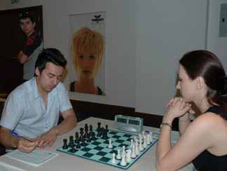 Moldovyal�’lar at ba�� gidiyor