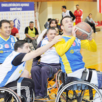 'Engelsiz Y�rekler'de lk Galibiyet Co�kusu 