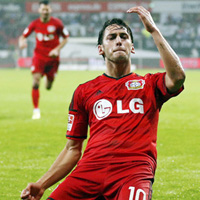Leverkusen Hakan �alhano�lu ile �� puan� ald�