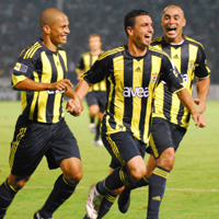 Fenerbah�e galibiyet pe�inde 