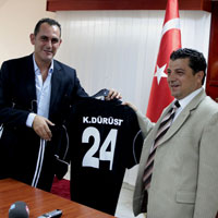  “Yap�lanlar Yenicami ismine yak���yor”