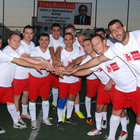 ampiyon Kolay Kazand 
