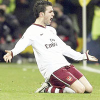 �spanyol y�ld�z d�n�yor