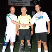 Faisal slam Bankas Galip, 9-2 