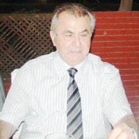 ‘ike yasasn biz de karacaz’