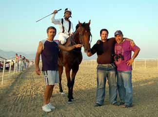 Bayanlarda Birincilik Elin’in