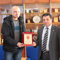 Serdarl Kulb’nden Drst’e plaket