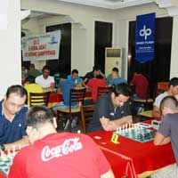 Satran�ta k�yas�ya m�cadele