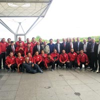 Kafile Londra’da