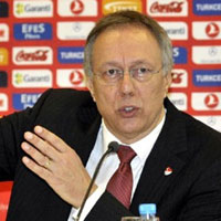 UEFA'dan Hasan Ceylan'a g�rev