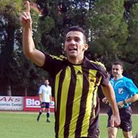 Kral sahaya iniyor 