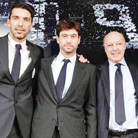 Buffon ve Chiellini imzay� att� 