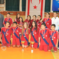 Yakn Dou Koleji ifte ampiyon