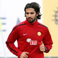 Alper Potuk'tan 5 y�ll�k imza