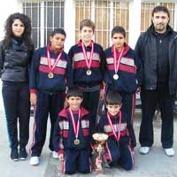 YD� �lkokulu masa tenisinde �ifte �ampiyon