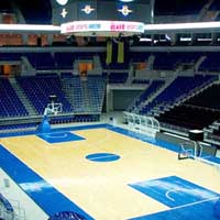 �lker Sports Arena kap�lar�n� a��yor