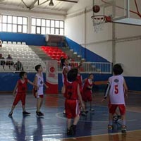 �kinci ma�� da kazand�lar