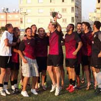 �ampiyon  kupas�n� ald�