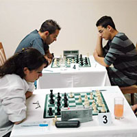 Sakall� Fark� A��yor 