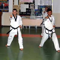 Taekwondocular Naz�m Canca an�s�na yar��t�