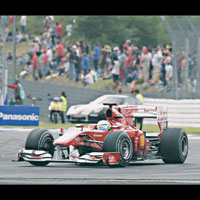 Ferrari Almanya'da duble yapt� 