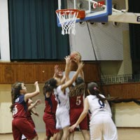 Basketbolda UK� ve GA� yar� finalde 