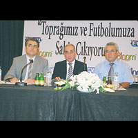 Futbolumuza sahip ��k�l�yor