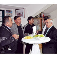 Futbol camias� kokteylde bulu�tu