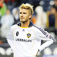 Beckham d�n�yor 