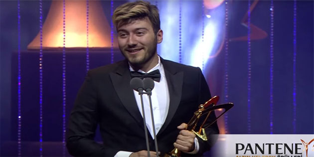 Enes Batur, En iyi Youtuber/Instagrammer �d�l�n� Kazand�